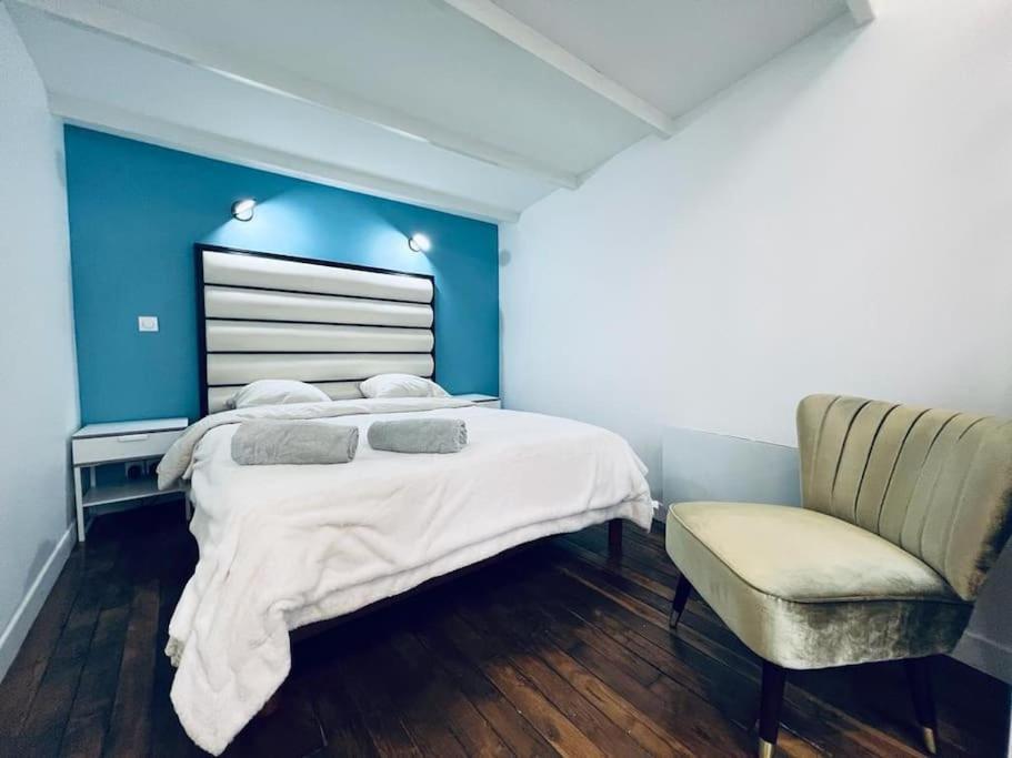 Unique Loft Apartment Located 15 Minutes From The Champs Elysees Saint-Ouen  Bagian luar foto
